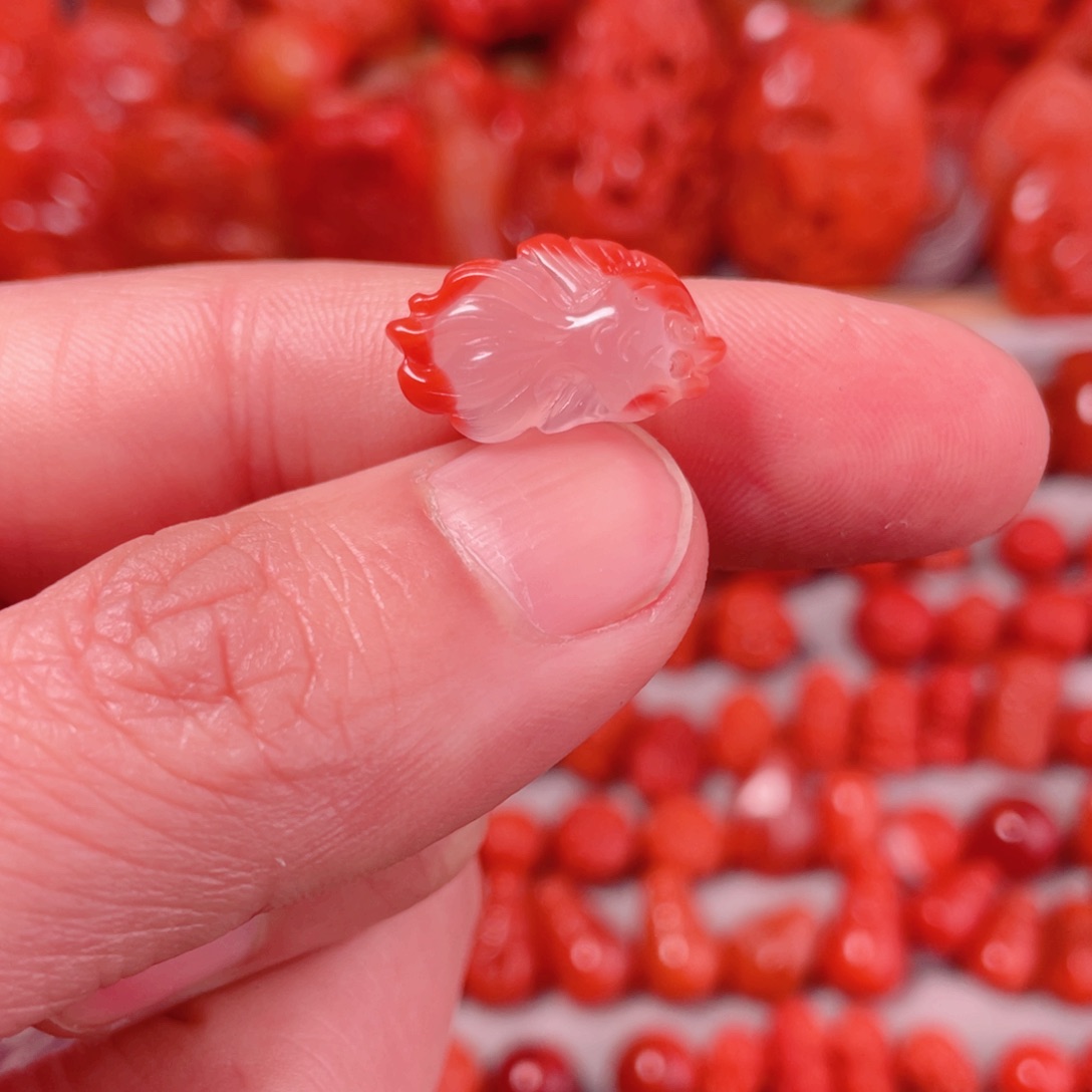 南红玛瑙颈饰未镶嵌平**云