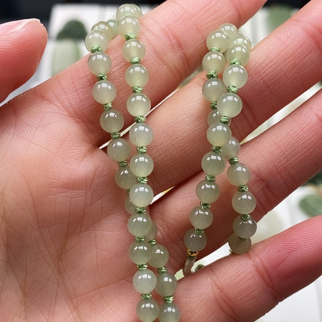 和田玉颈饰未镶嵌多****彩