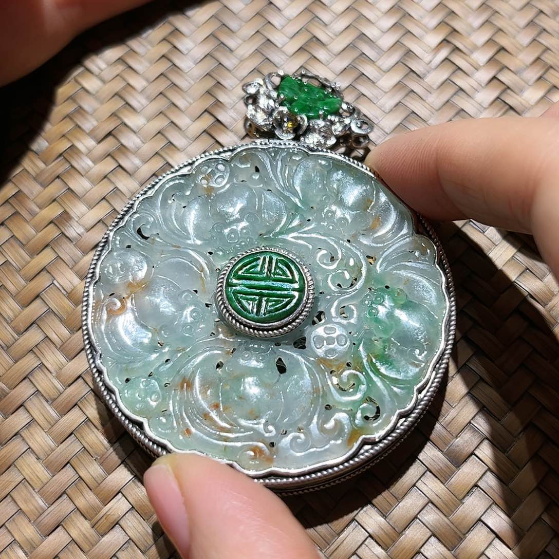 翡翠颈饰银S925镶嵌个性十足时尚