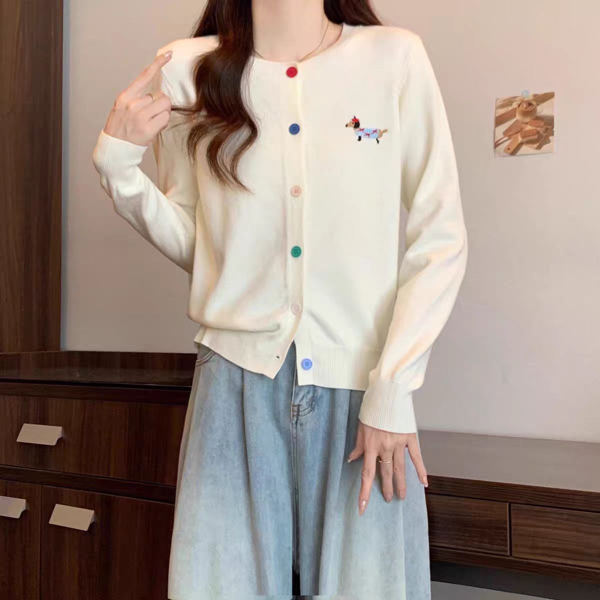 ZH201 秋季新款卡通刺绣开衫女 彩色纽扣减龄外搭针织上衣!