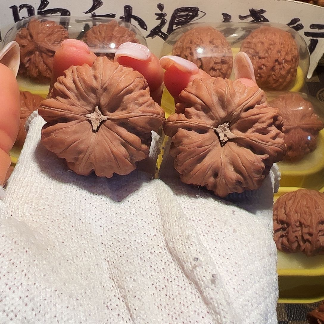 热***.吊坠文玩核桃37全品凹底三棱