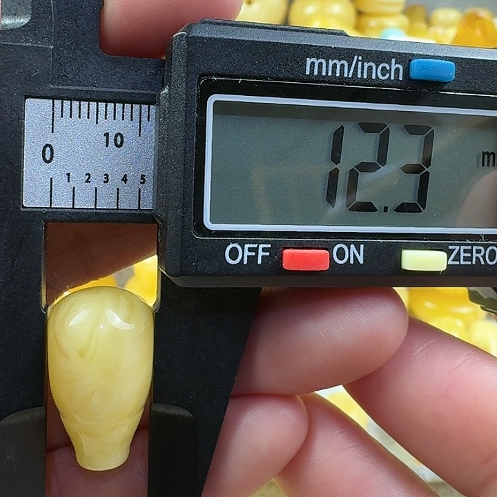 蜜蜡未镶嵌裸石15杂