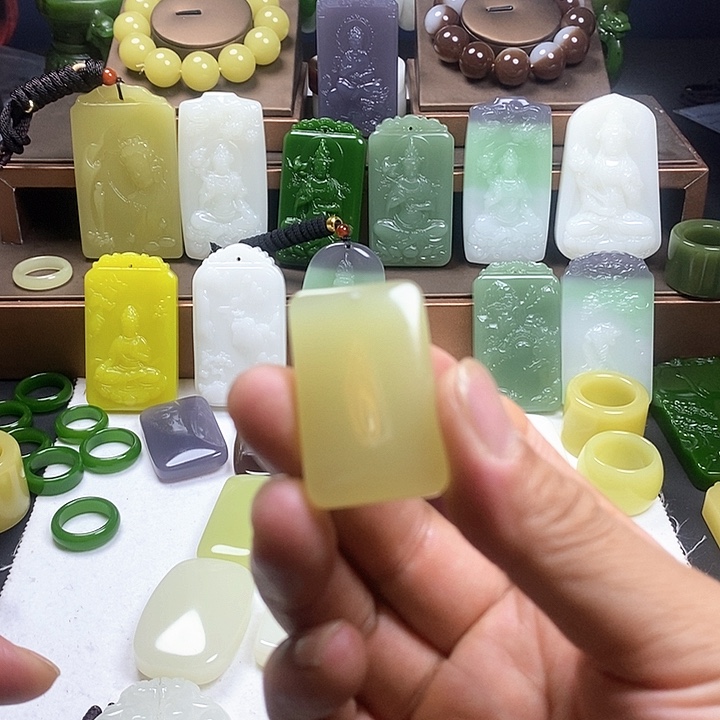 和田玉未镶嵌挂件