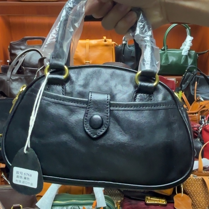 头层牛皮黑色多层保龄球