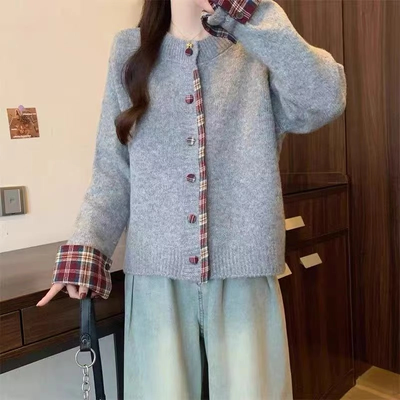 小香风假两件韩系圆领拼接格子百搭毛衣女针织开衫秋冬上衣