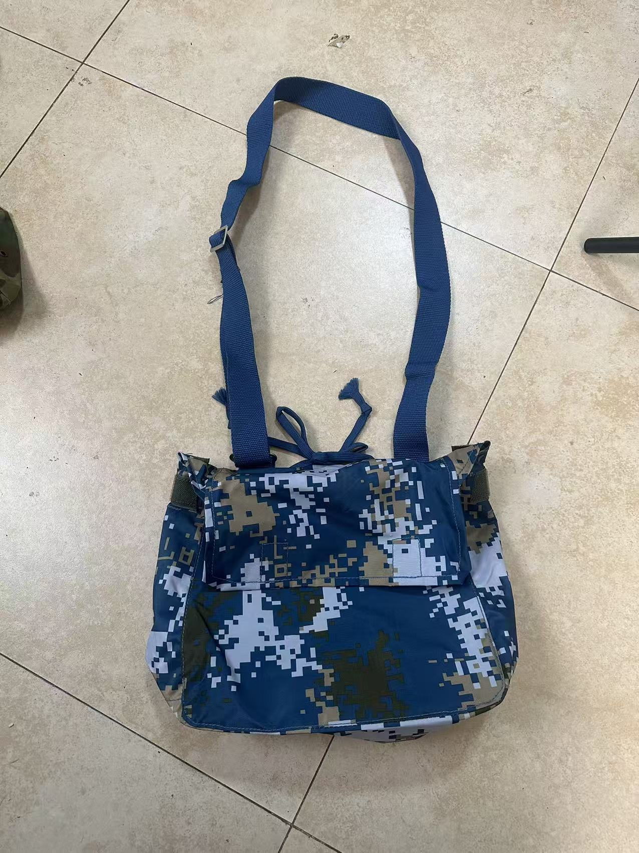 正品老货蓝色斜挎包