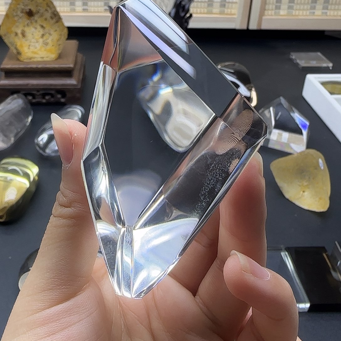 水晶天然摆件未镶嵌