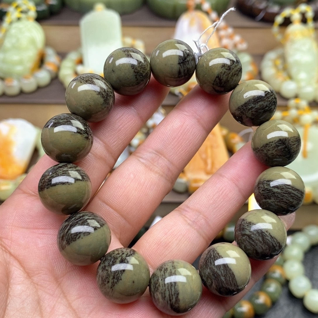 透闪石质玉未镶嵌手串