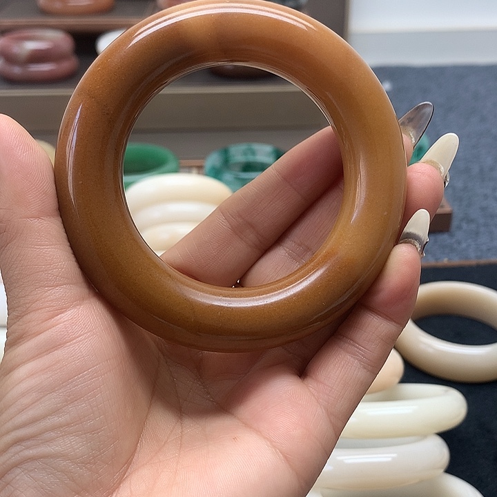 石英质玉未镶嵌手镯