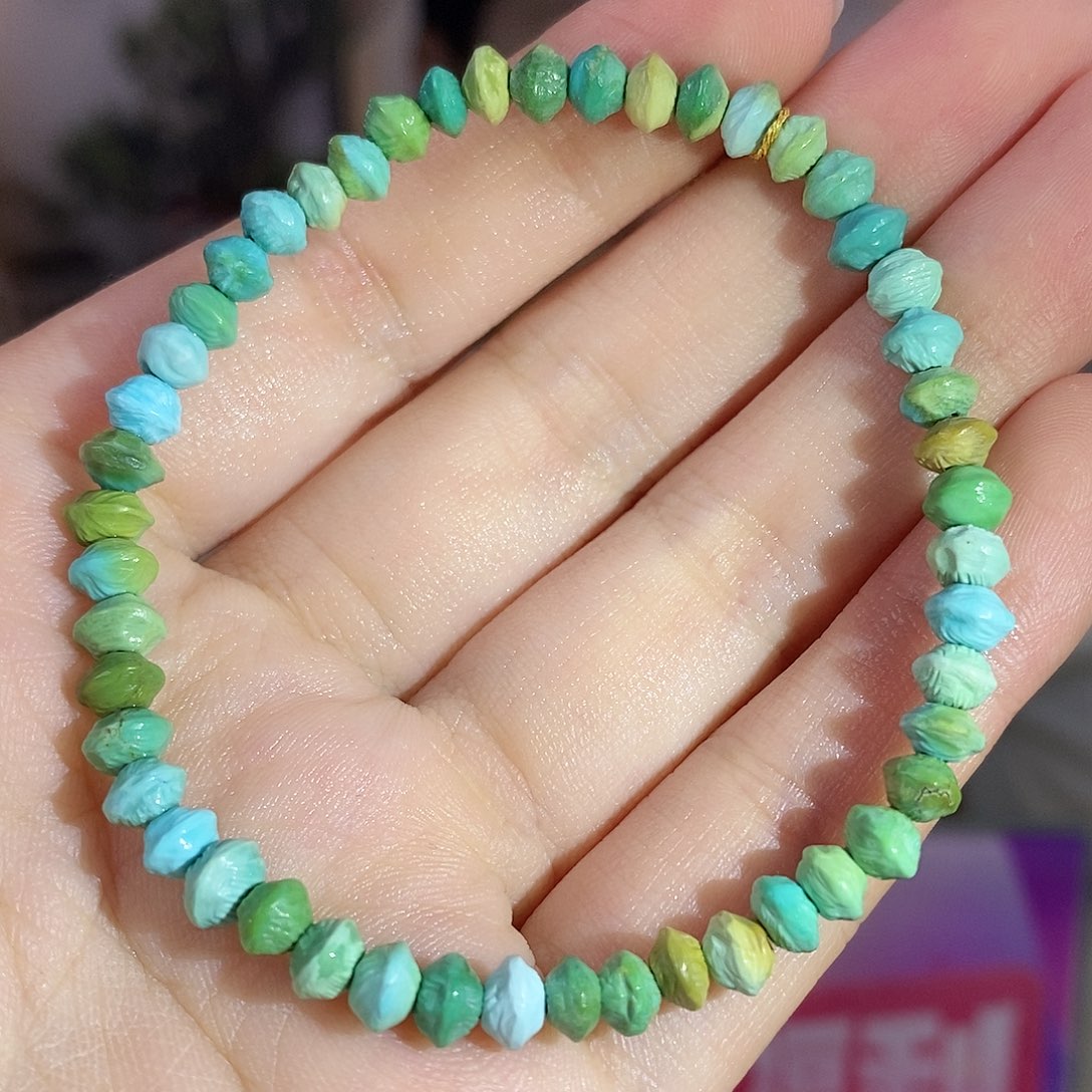 绿松石未镶嵌珠宝奇石