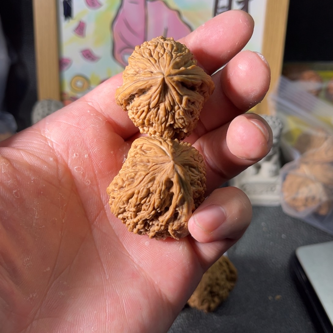 文玩核桃吊坠白*水南疆