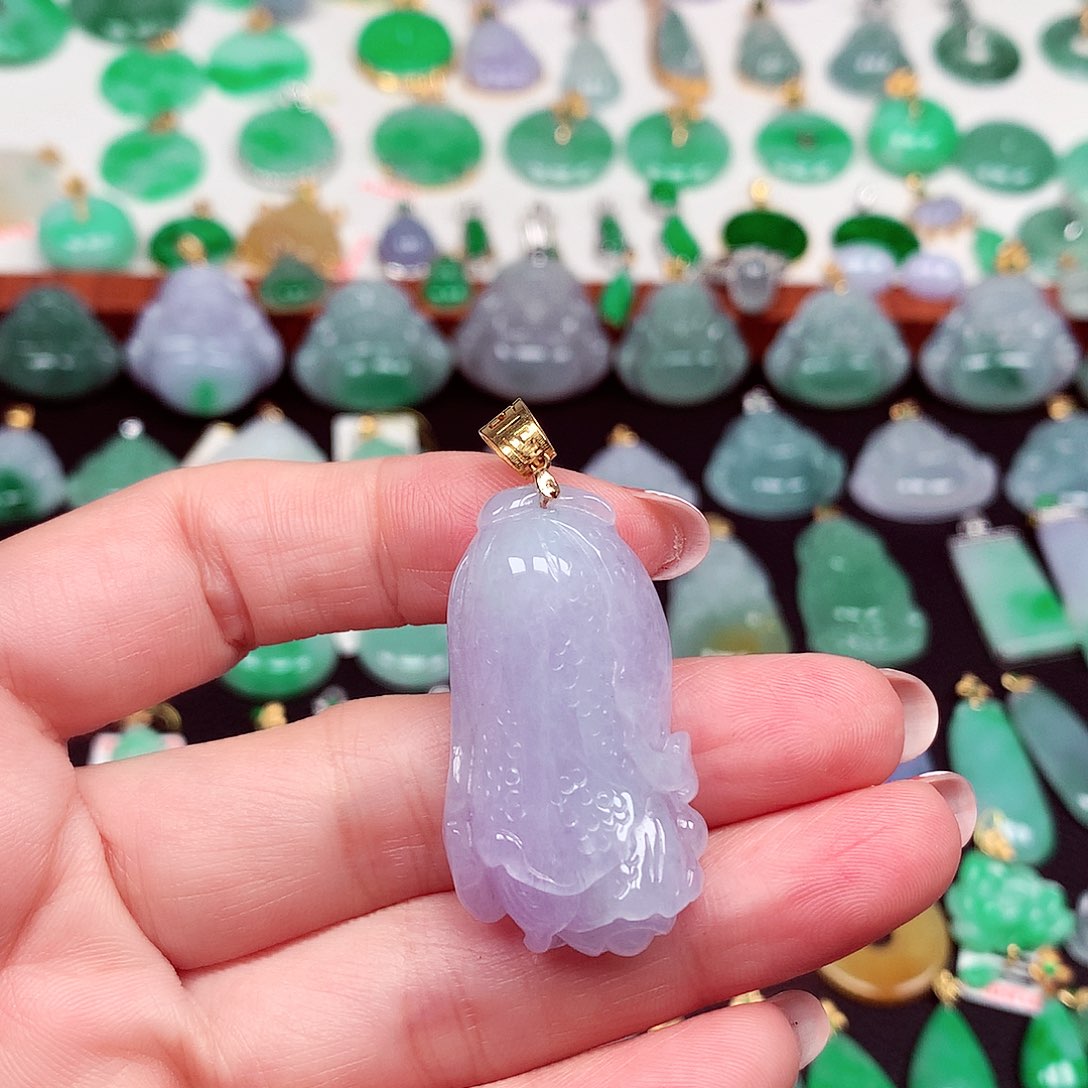 翡翠18K金镶嵌颈饰