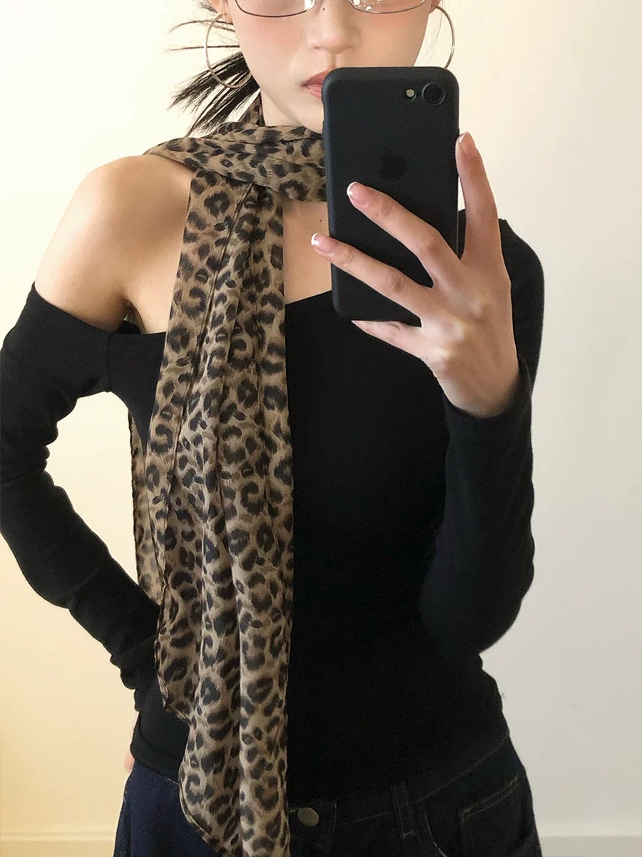 2025爆款丝巾纯欲个性复古时尚长条豹纹欧美风百搭洋气装饰领巾女