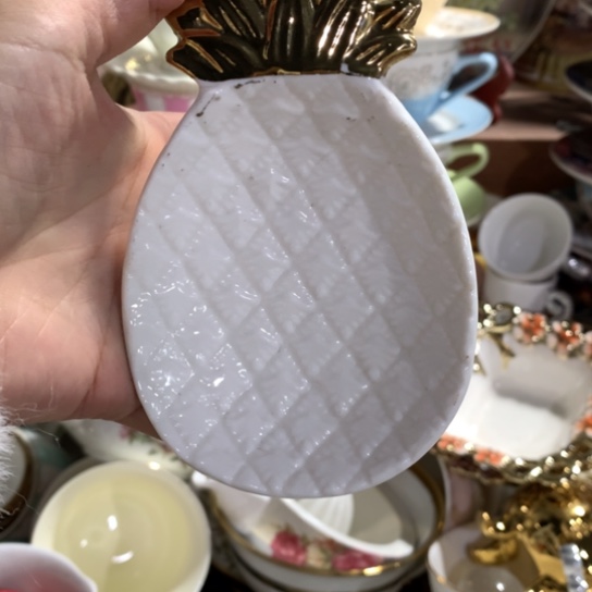 瓷片微瑕陶瓷处理介意请慎拍长13厘米宽8厘米