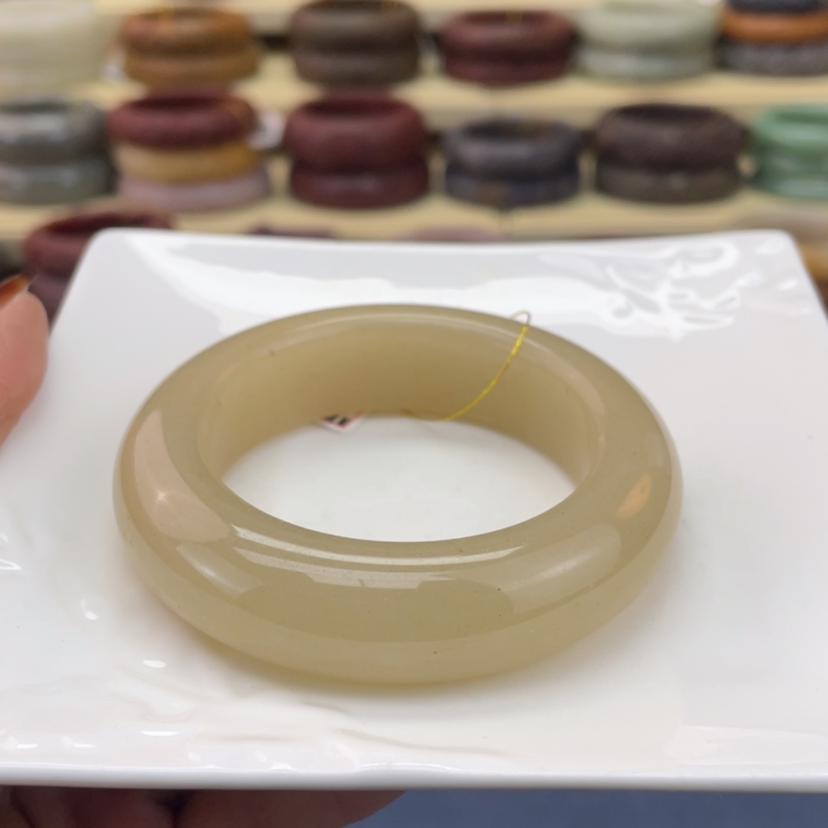 【闪购商品】石英质玉手镯未镶嵌