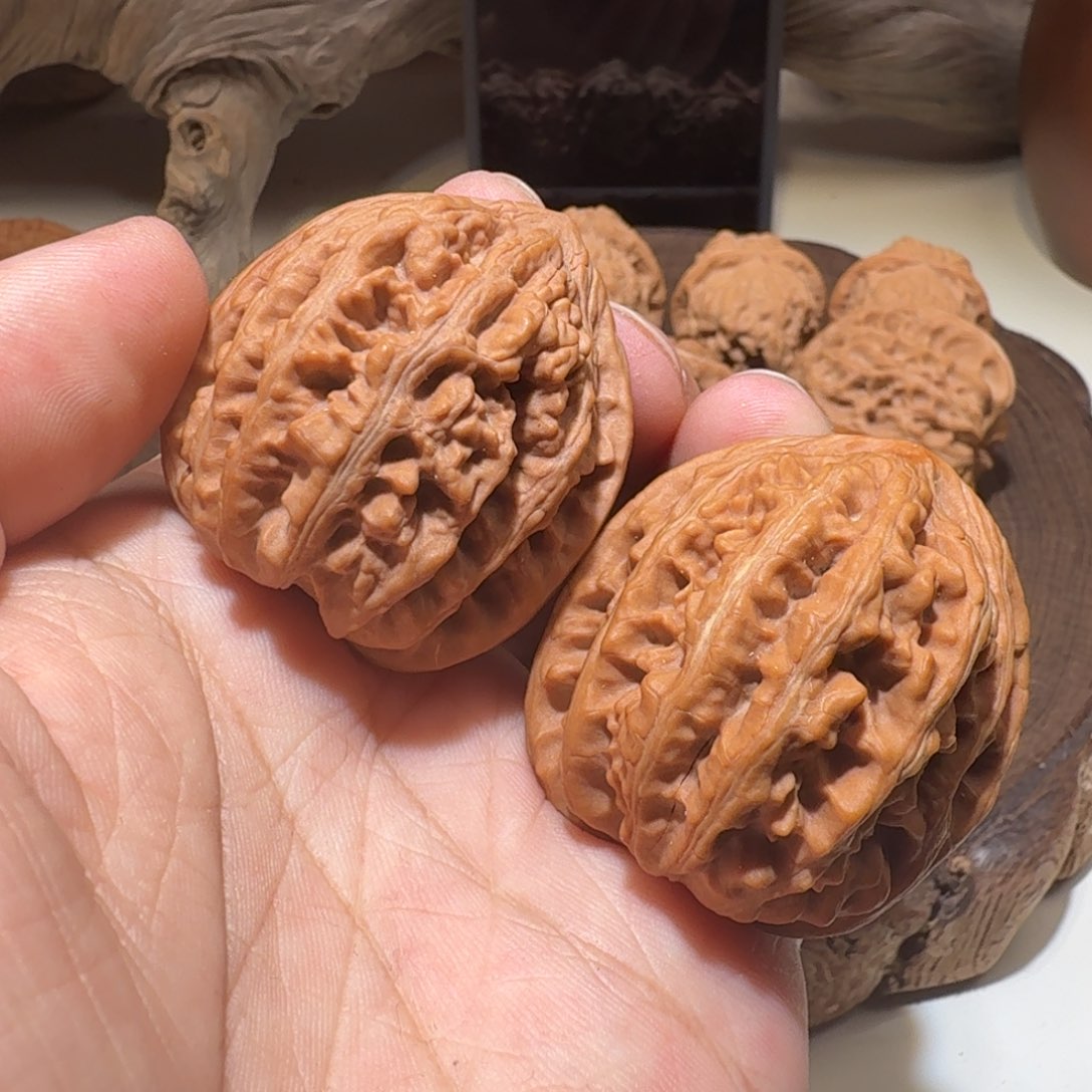 文玩核桃吊坠原树三羊谷