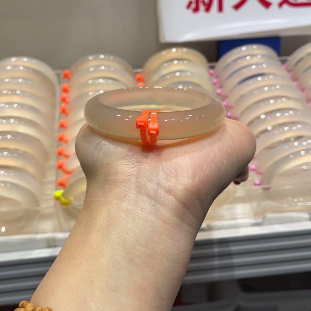 粥***M玛瑙/玉髓未镶嵌手镯@定向香槟金@【54】