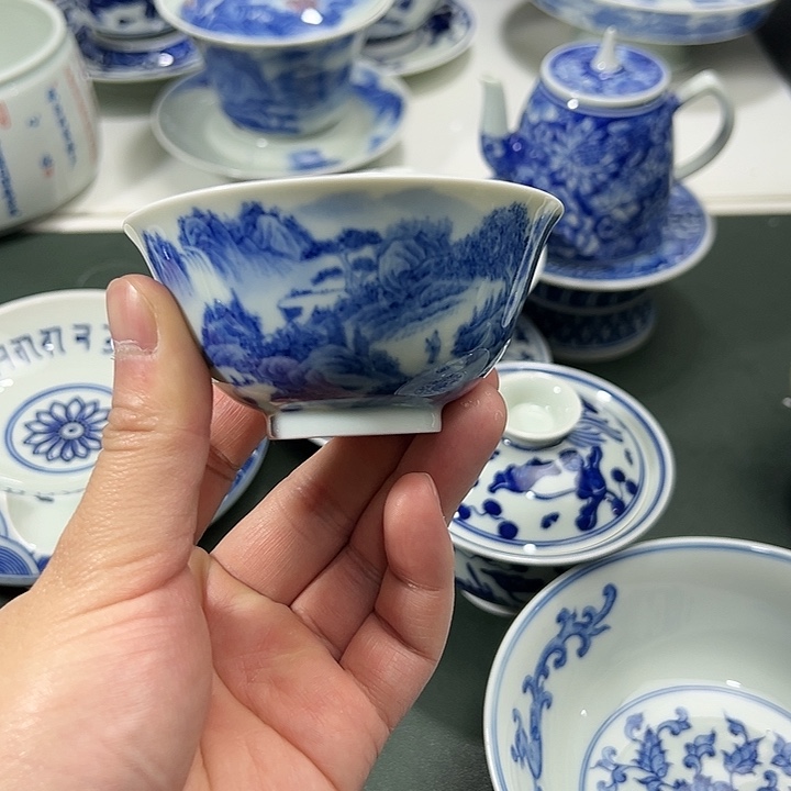 微瑕柴窑工笔山水薄胎宫碗