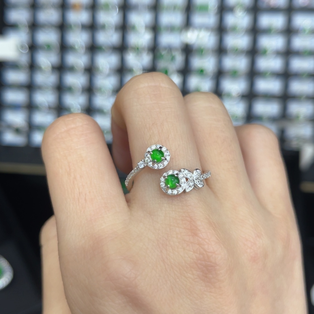 翡翠戒指银S925镶嵌翡翠戒指