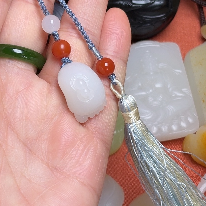 和田玉未镶嵌颈饰