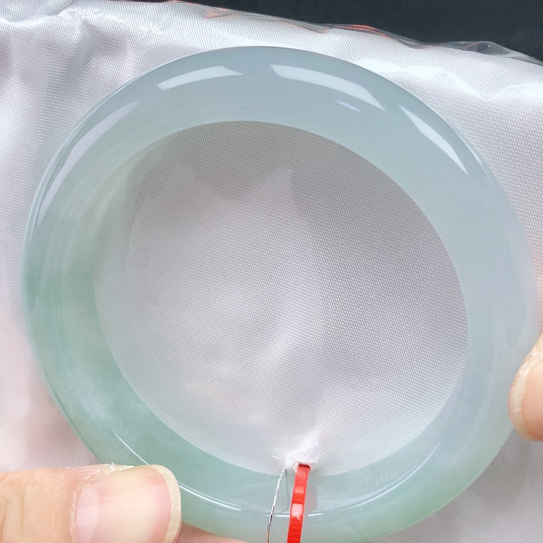翡翠手镯未镶嵌56圈