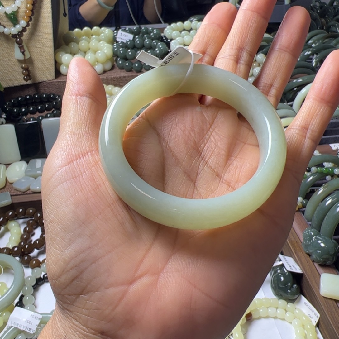 宝***.手链未镶嵌和田玉