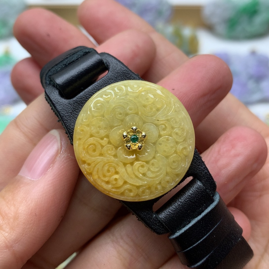 翡翠颈饰未镶嵌翡翠