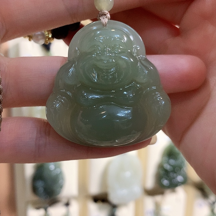 和田玉未镶嵌颈饰许****室