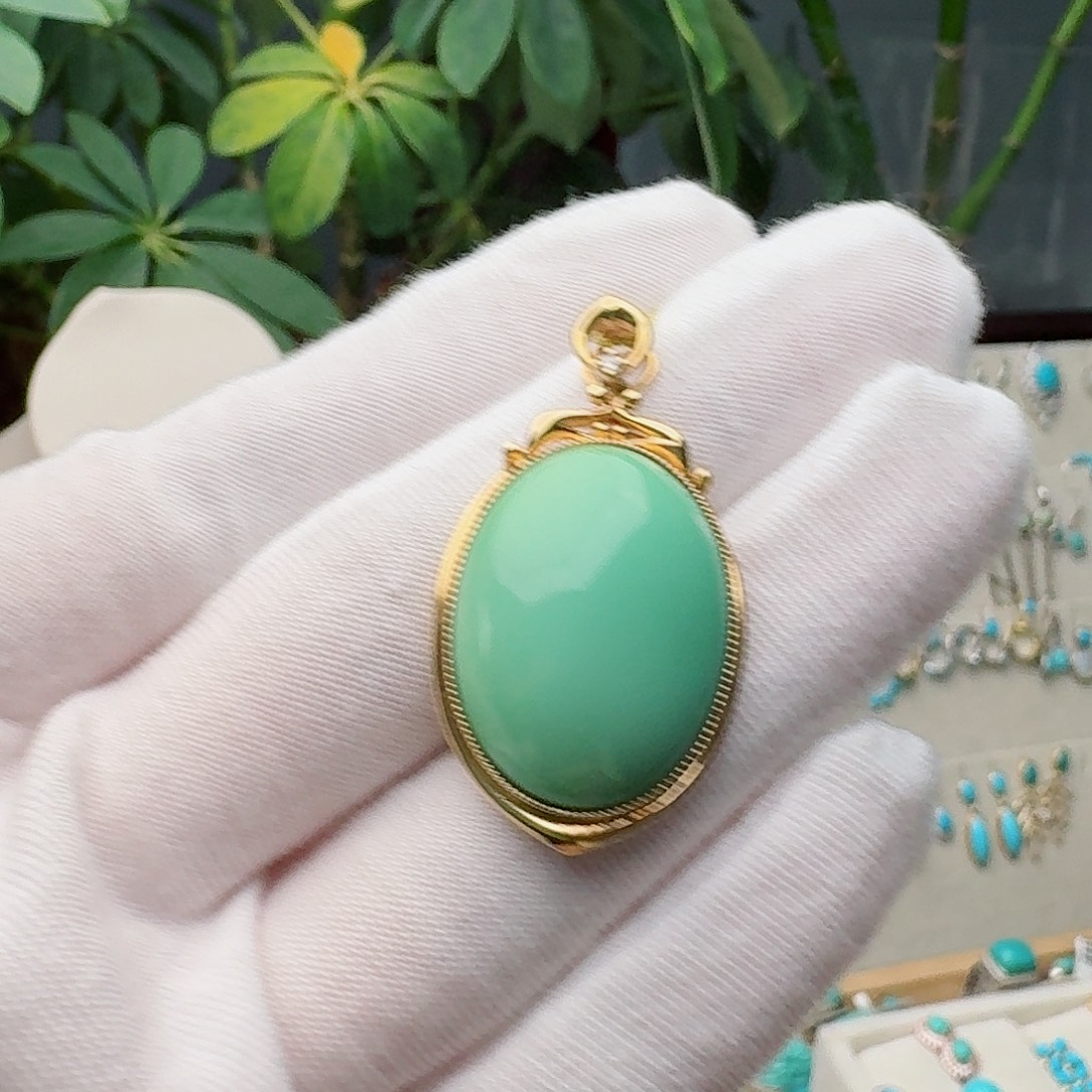 绿松石18K金镶嵌颈饰吊坠