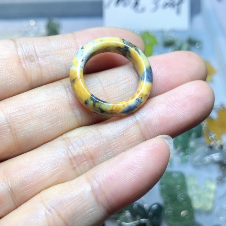 【闪购商品】蛇纹石玉耳环未镶嵌