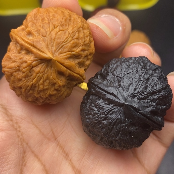 文玩核桃吊坠39尺蛇皮元宝