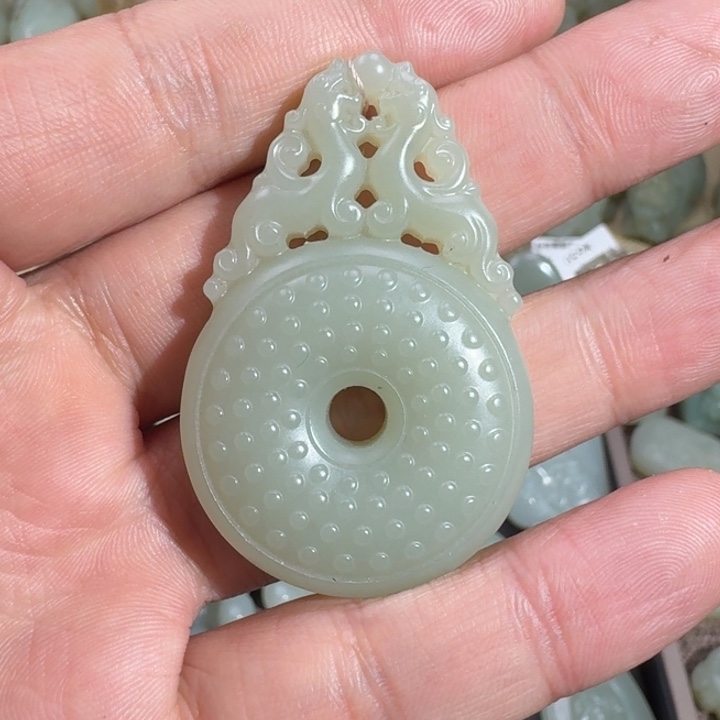 和田玉颈饰未镶嵌