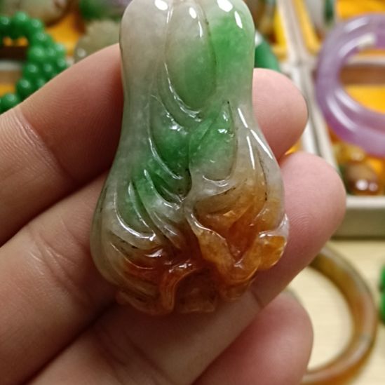 翡翠颈饰未镶嵌翡翠