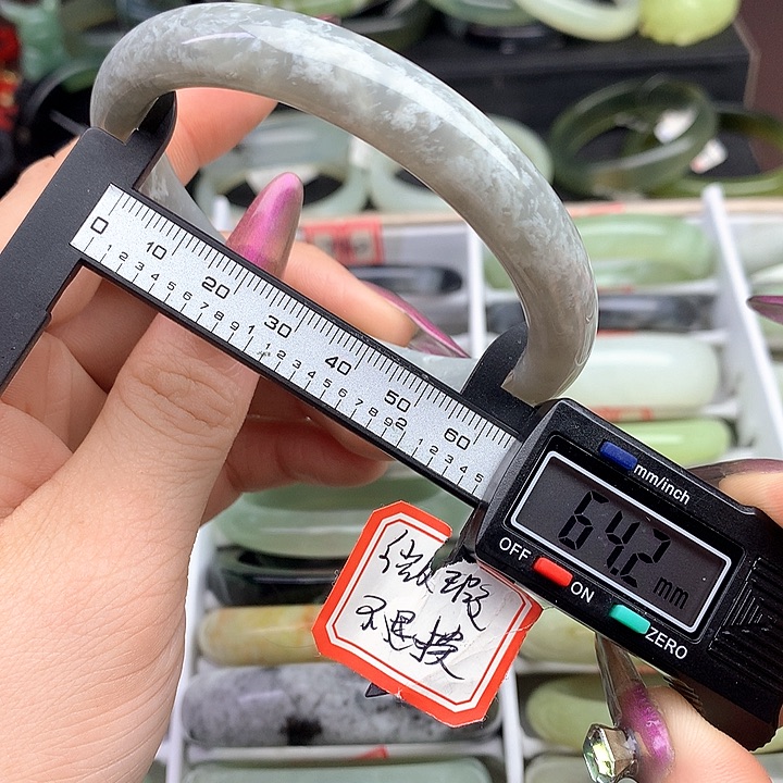 蛇纹石玉手镯未镶嵌751