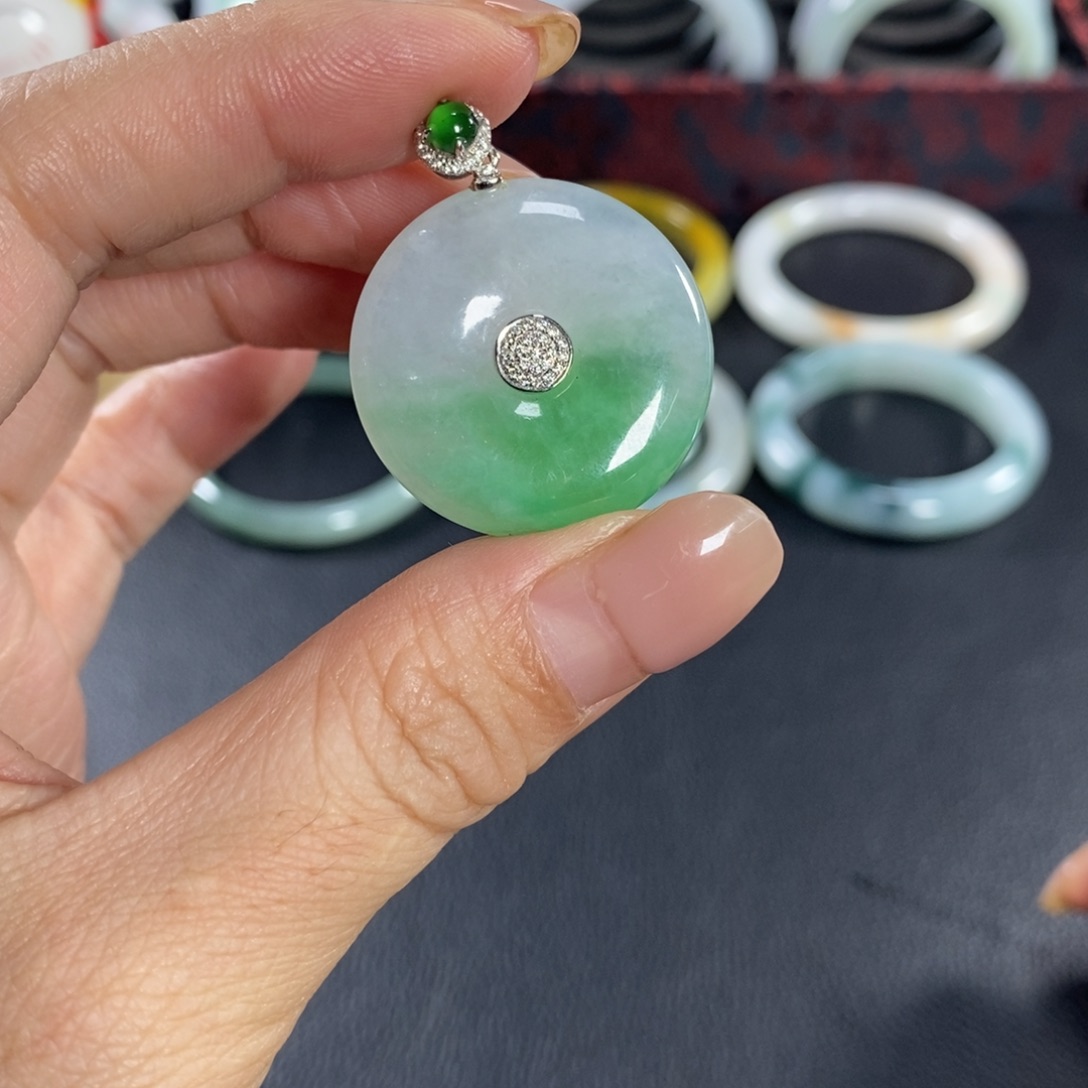 s***h翡翠未镶嵌颈饰天然翡翠平安扣