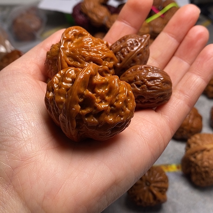 兜***糖大叶紫檀（黑酸枝木类）