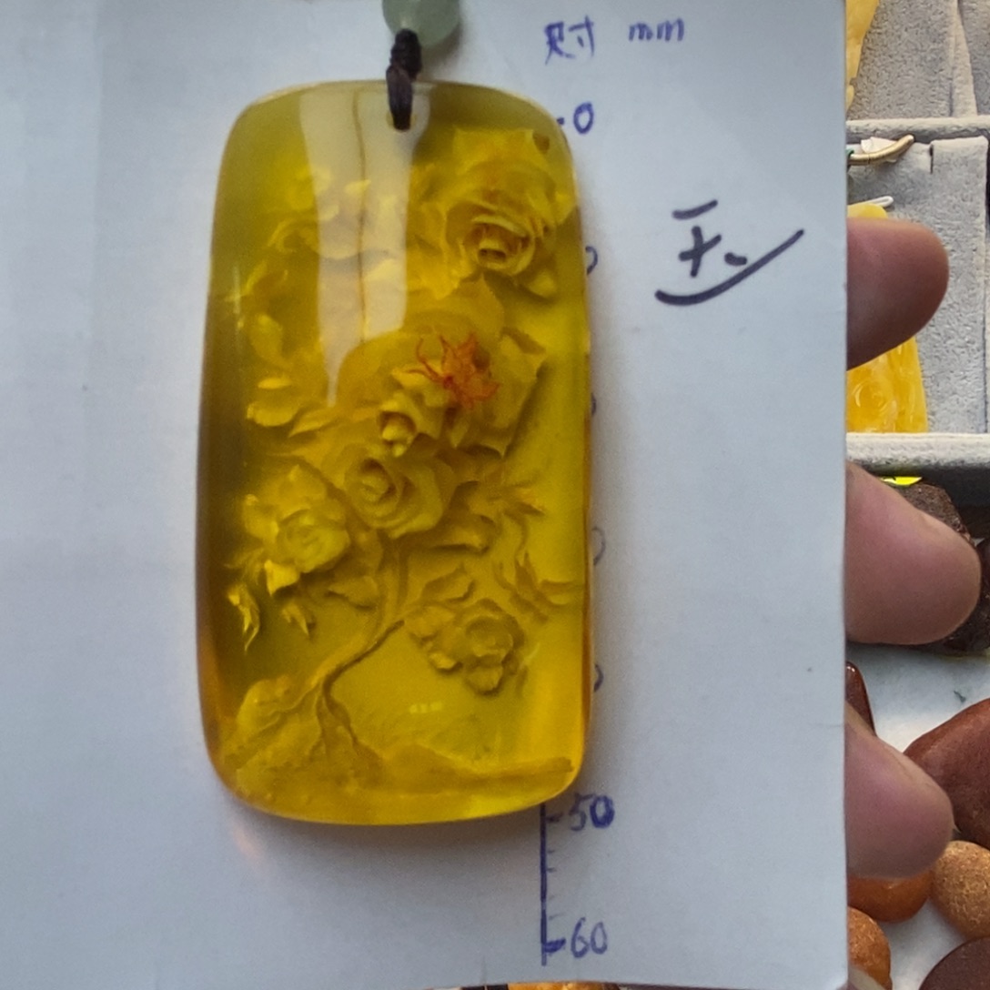 琥珀未镶嵌珠宝奇石