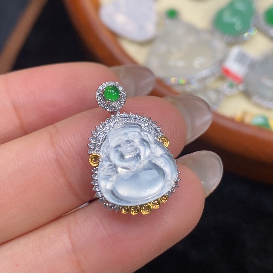 翡翠吊坠(赠链)18K金镶嵌