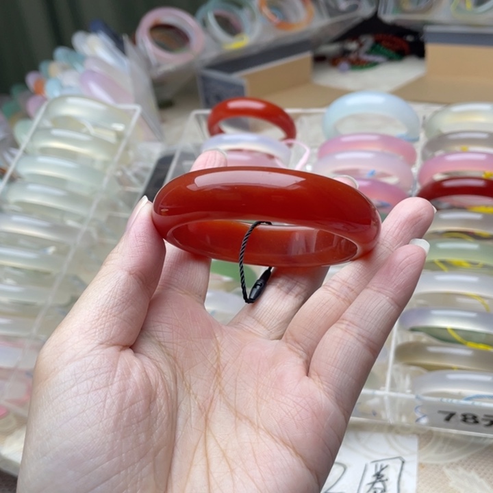 玛瑙/玉髓未镶嵌手镯52圈口