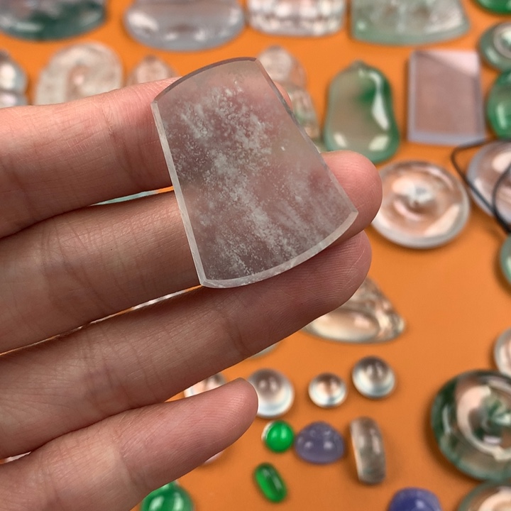 翡翠挂件未镶嵌….