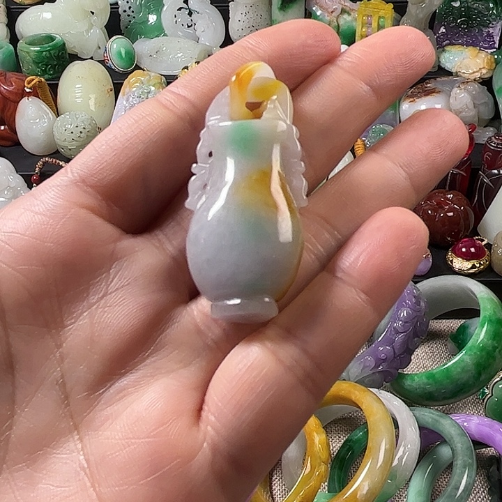 翡翠未镶嵌颈饰翡翠未镶嵌颈饰