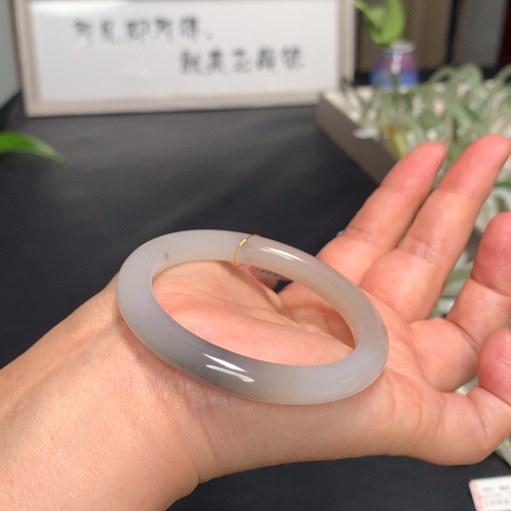 和田玉手镯未镶嵌52
