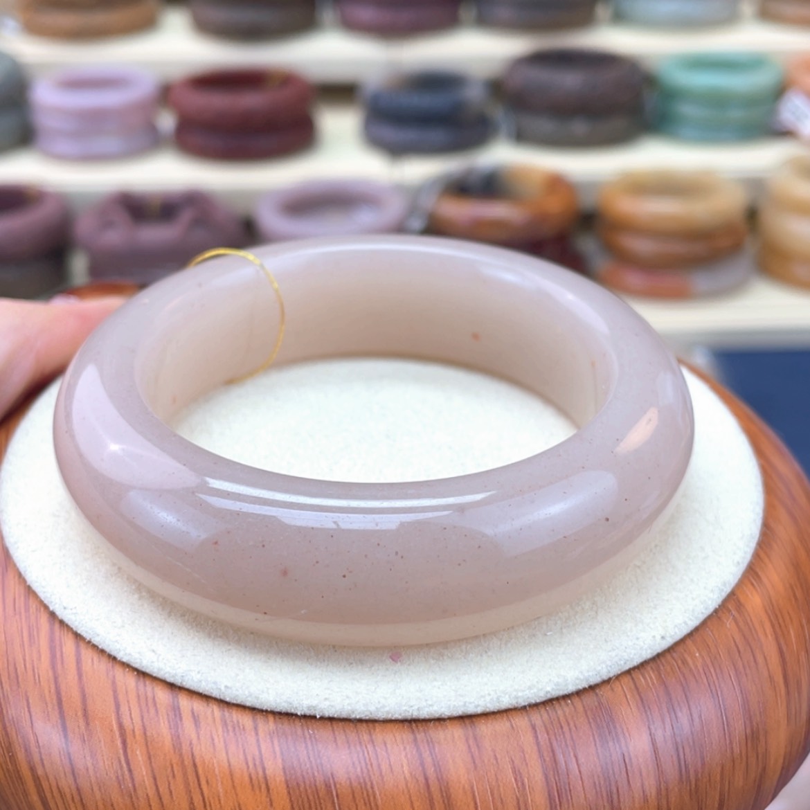 【闪购商品】石英质玉手镯未镶嵌