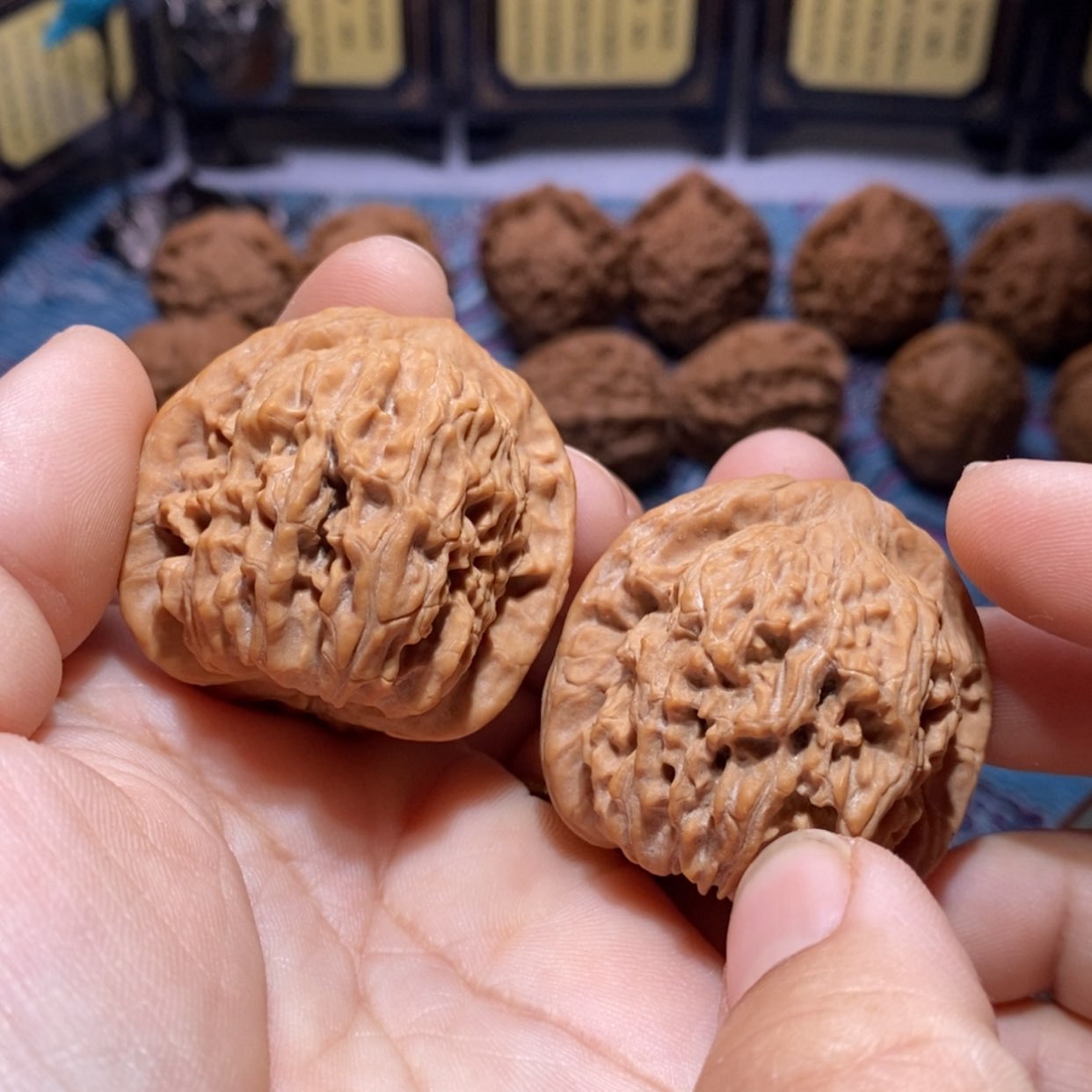 【闪购商品】文玩核桃吊坠红狮子