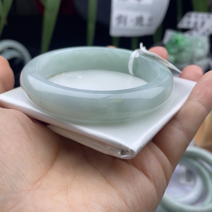 茜***茜未镶嵌手链翡翠天然