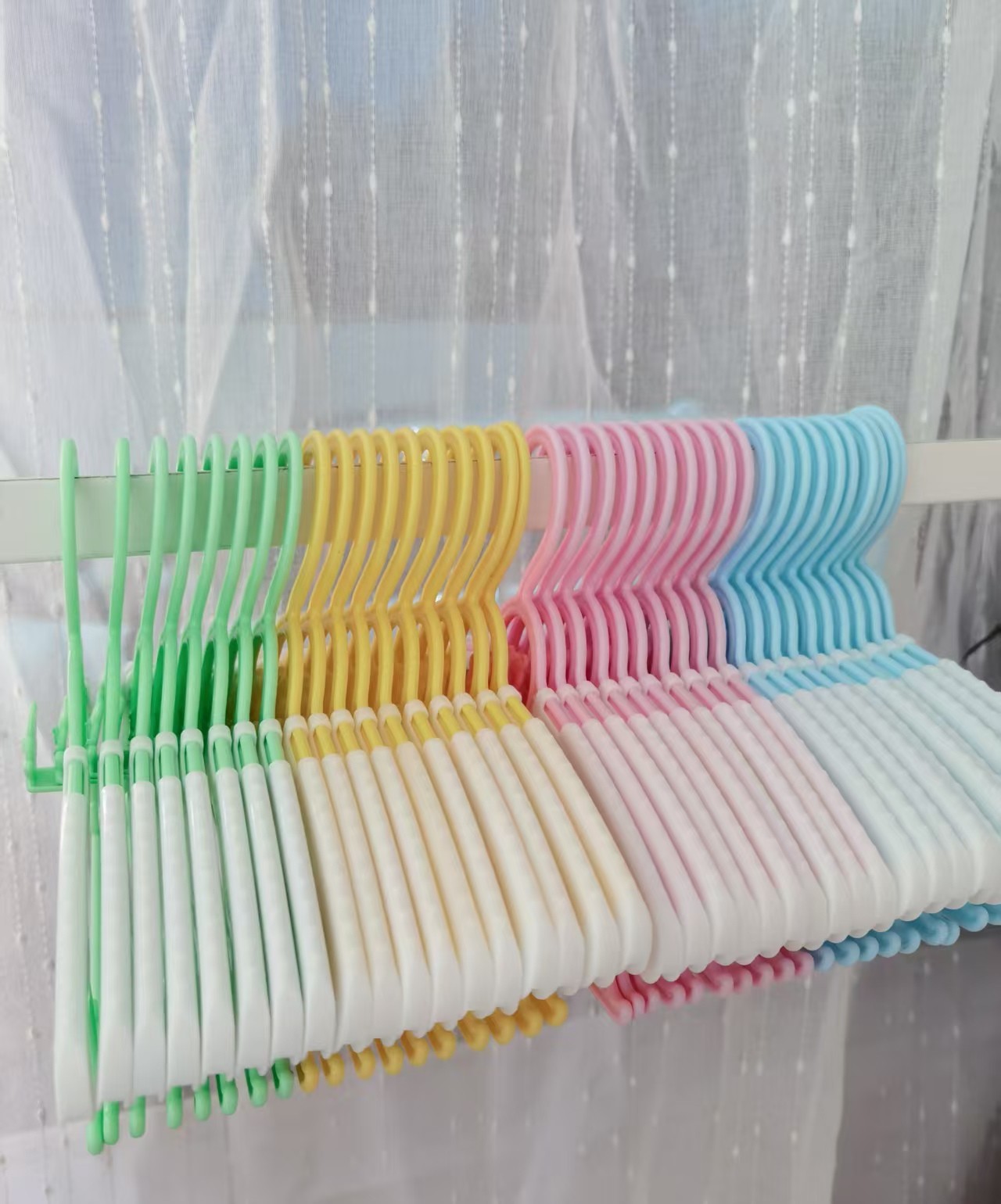 【儿童衣架】儿童伸缩衣架 可叠挂 加厚 无毛刺