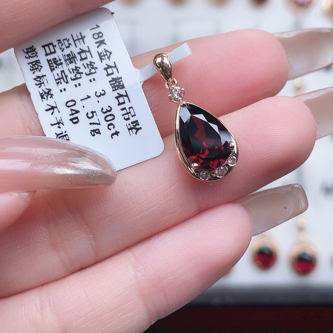 18K金镶嵌吊坠(不含链)石榴石