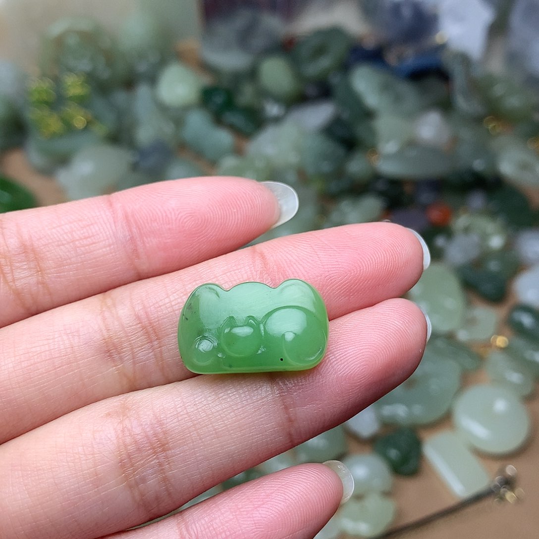 和田玉吊坠未镶嵌