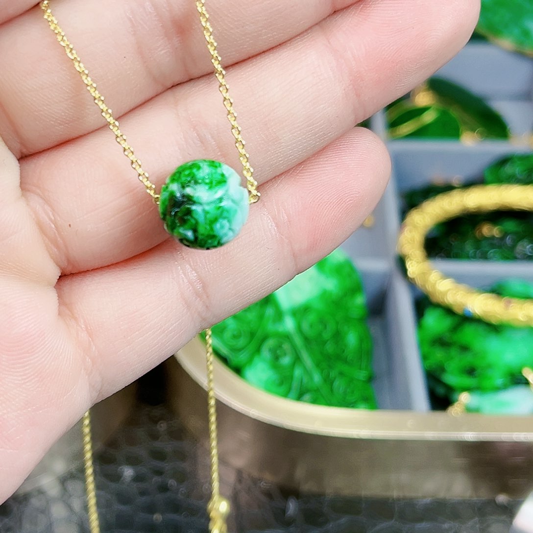 翡翠颈饰未镶嵌吊坠