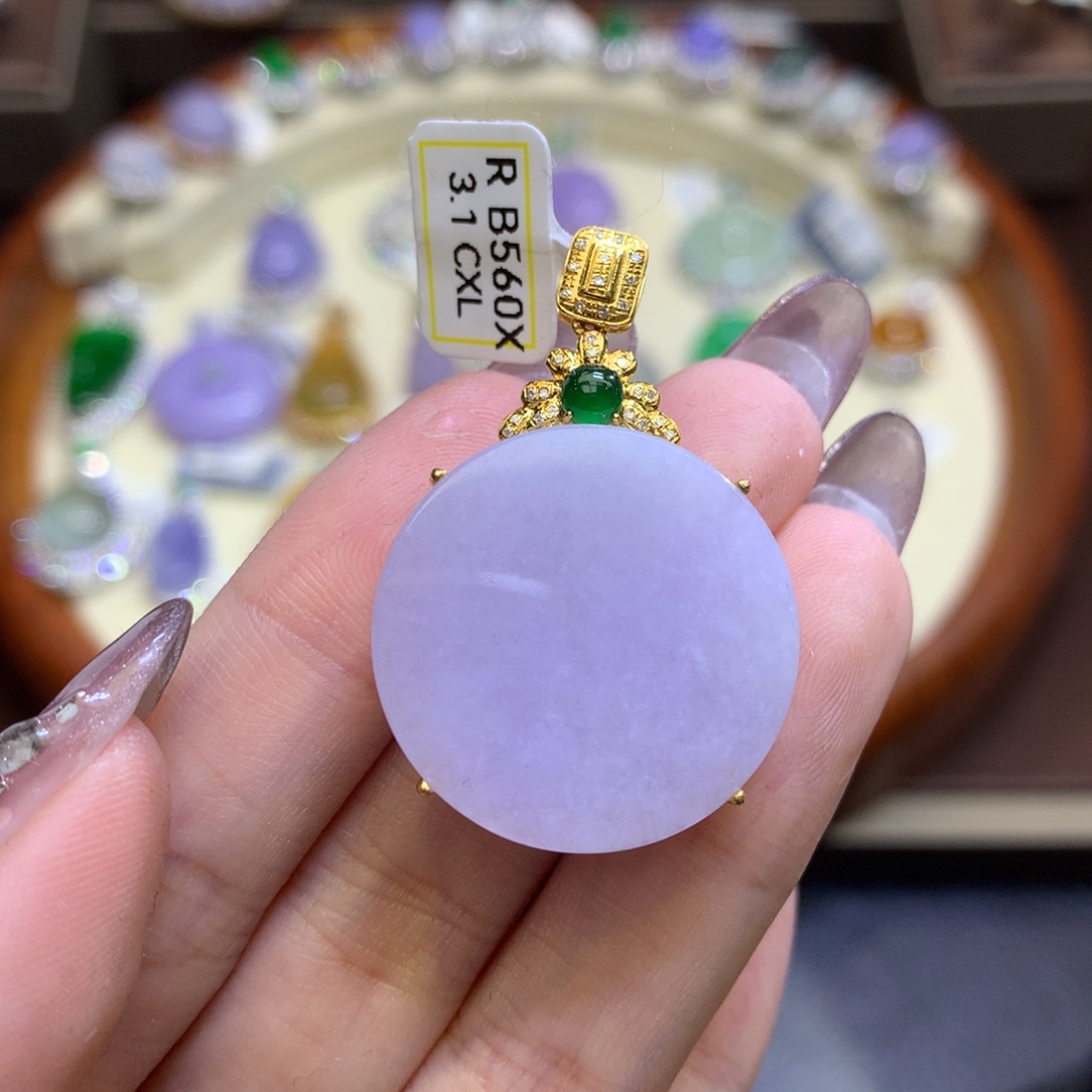 翡翠18K金镶嵌颈饰翡翠